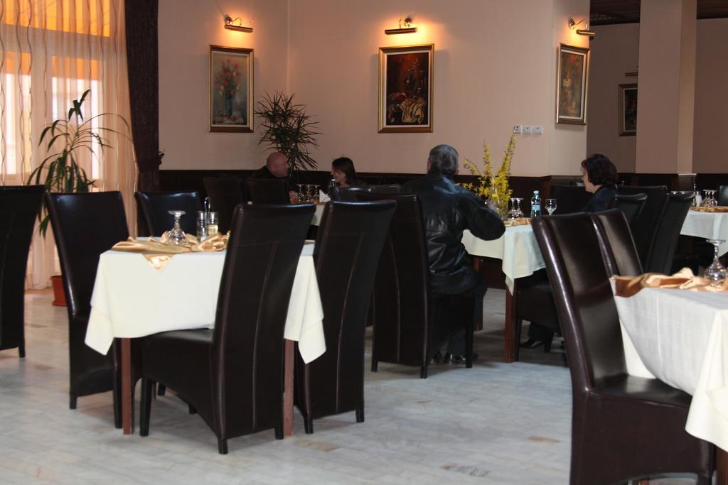 Hotel Zimbru Câmpulung Moldovenesc Εξωτερικό φωτογραφία